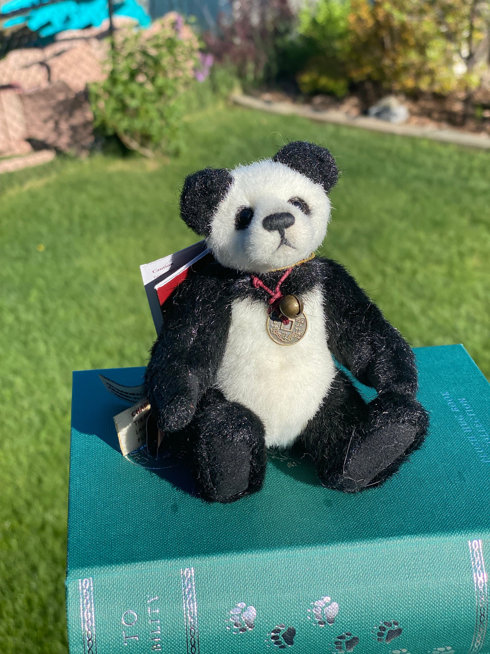 Snuggleability by Charlie Bears Barnstablebears